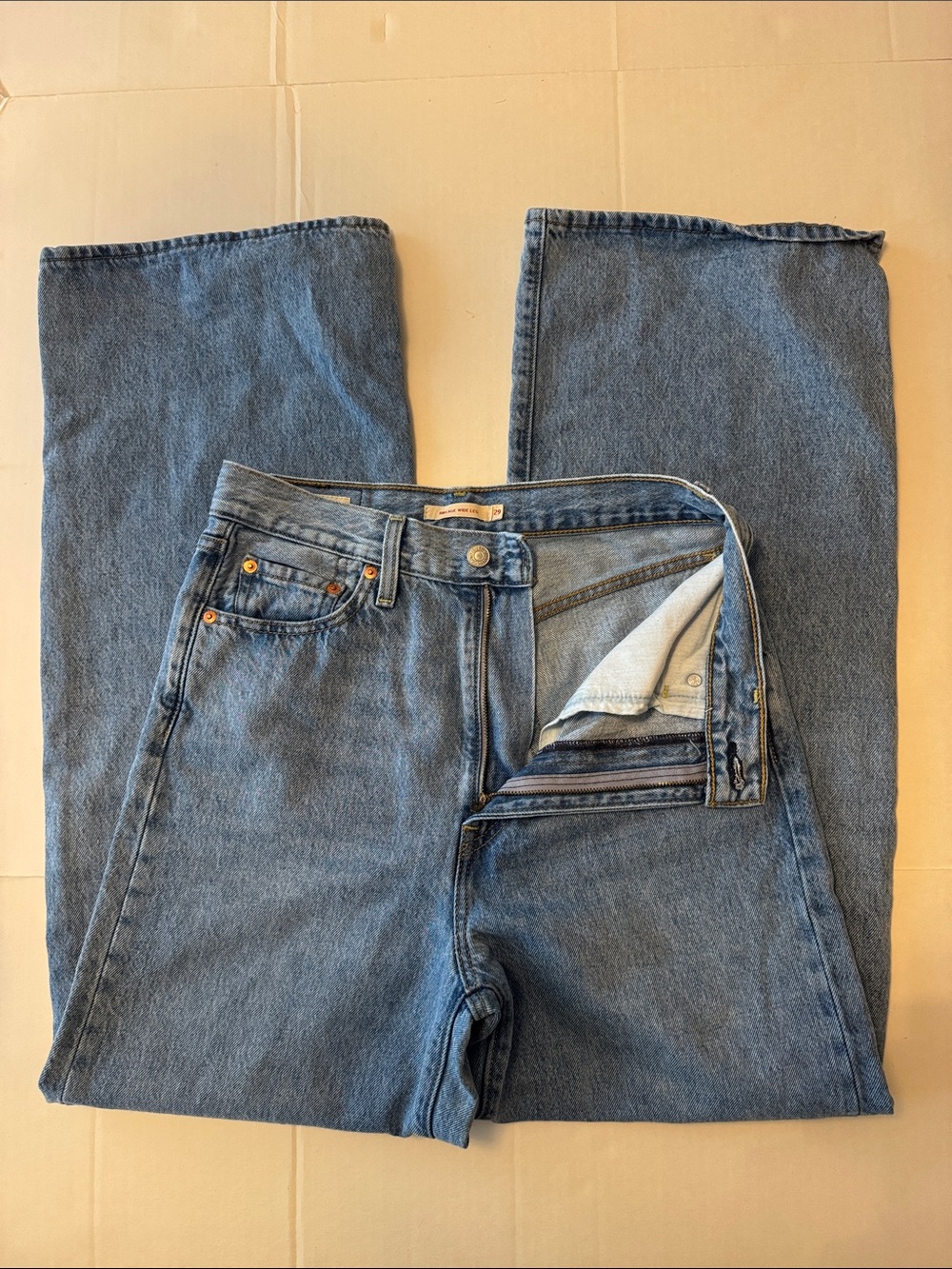 Levi's Premium Ribcage Wide Leg Women's Jeans Far And Wide Light Wash Size 29x32 - Picture 9 of 16